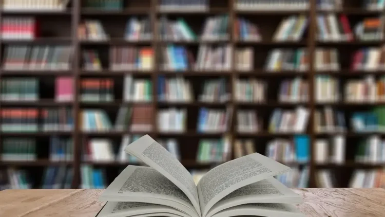 Η μεγαλύτερη παθογένεια της λογοτεχνίας και της αγοράς του βιβλίου στην Ελλάδα σήμερα